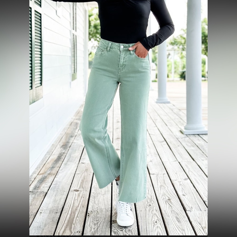 Vervet High Rise Army Green Non Distressed Crop Wide Leg Jeans, NWT Size 26/3